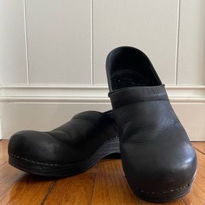 Authentic Dansko Mens Clogs Black